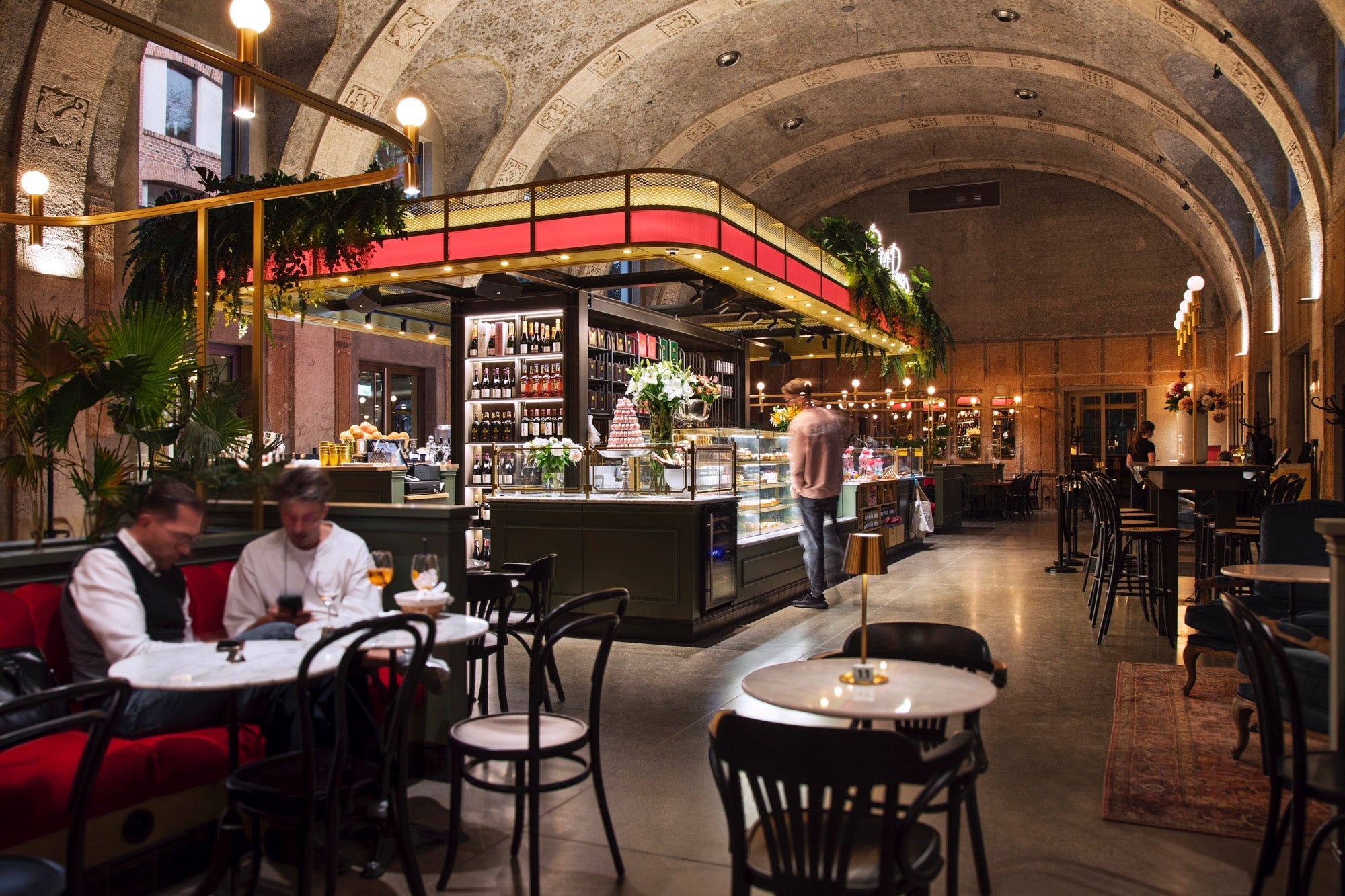 Generalne wykonawstwo meblowe Petit Paris Wilson