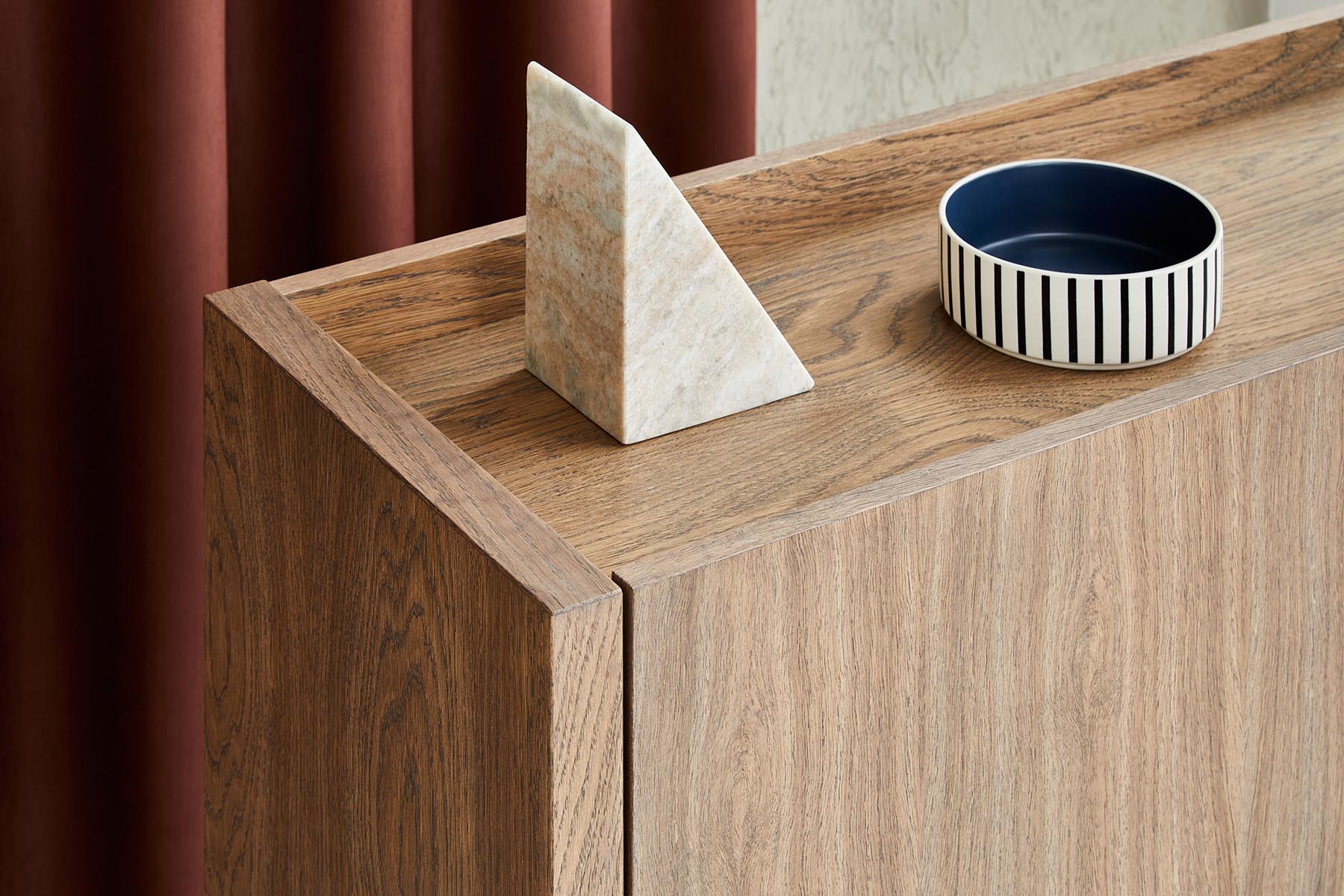 LOFT Decora: KUNG console designed by Pawlak&Stawarski