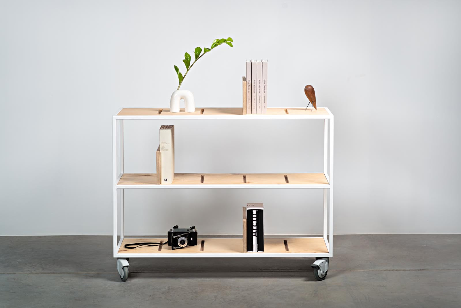LOFT Decora: MOMI mobile shelf designed by Kolarz&Leśnodorska