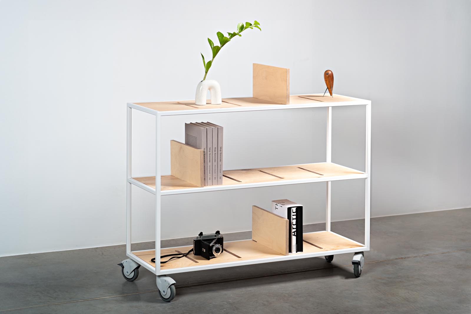 LOFT Decora: MOMI mobile shelf designed by Kolarz&Leśnodorska