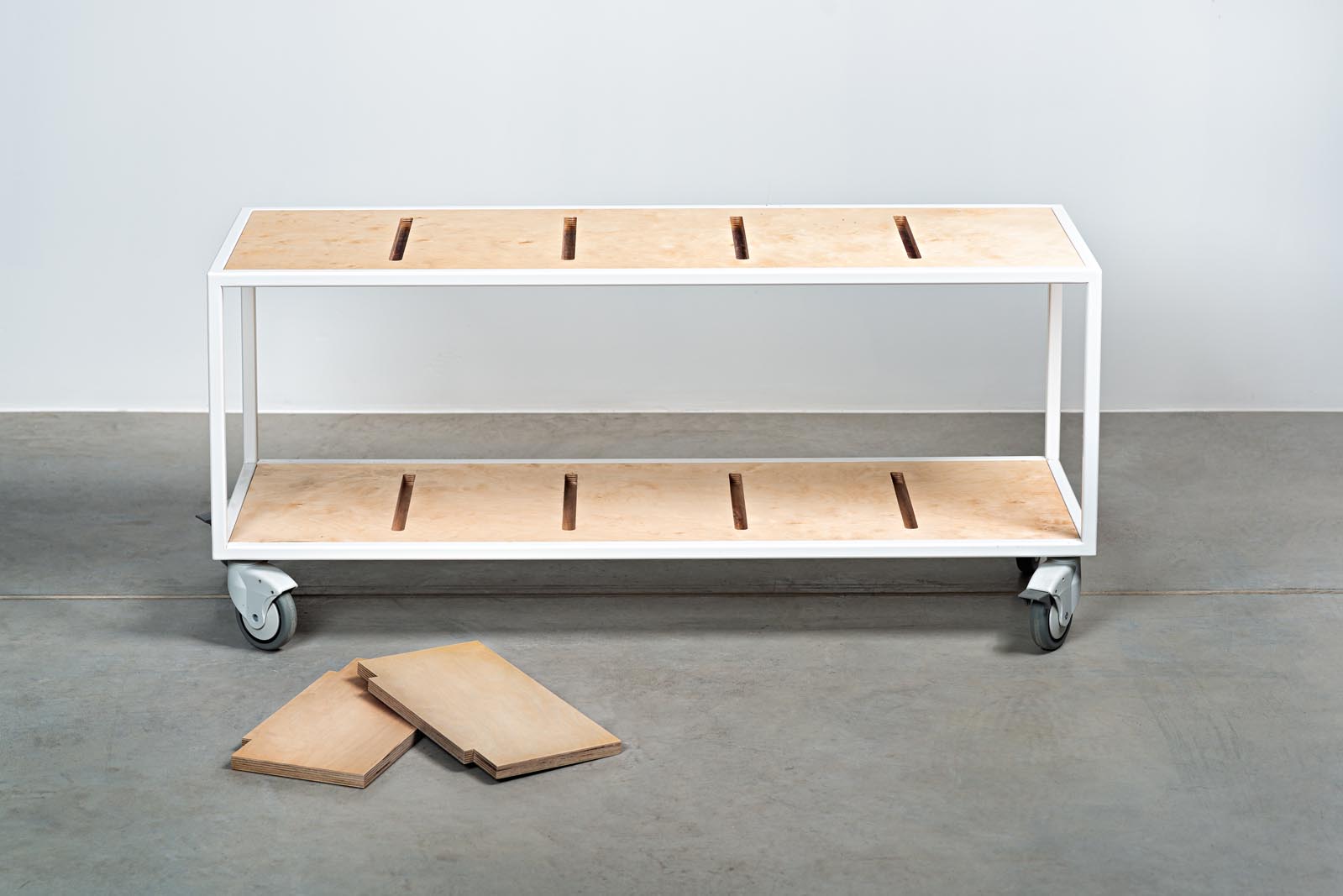 LOFT Decora: MOMI mobile shelf designed by Kolarz&Leśnodorska