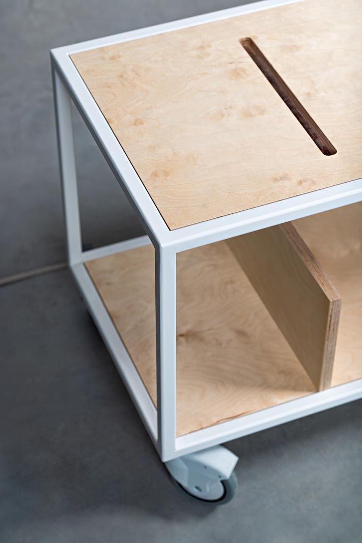LOFT Decora: MOMI mobile shelf designed by Kolarz&Leśnodorska