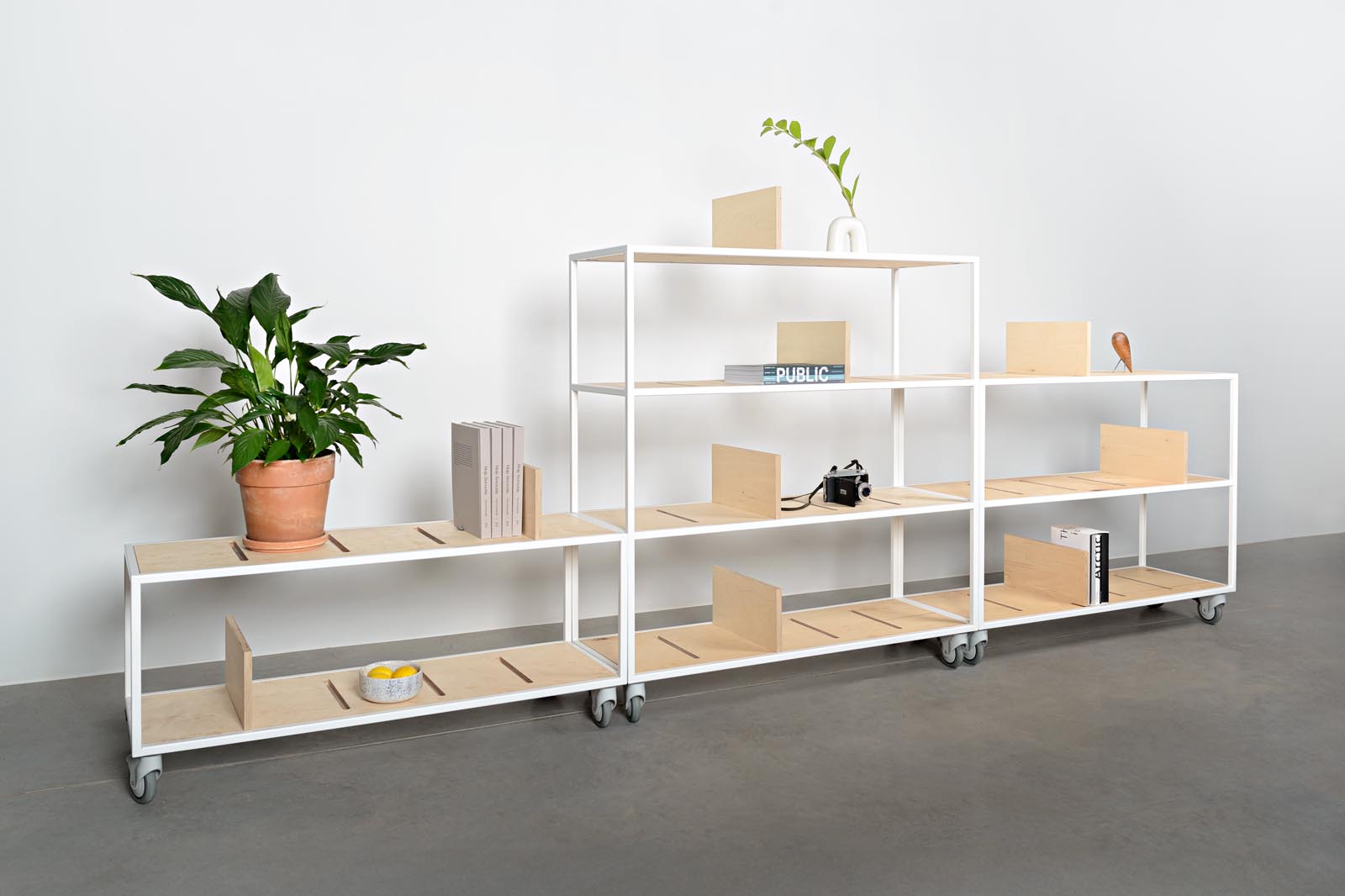 LOFT Decora: MOMI mobile shelf designed by Kolarz&Leśnodorska