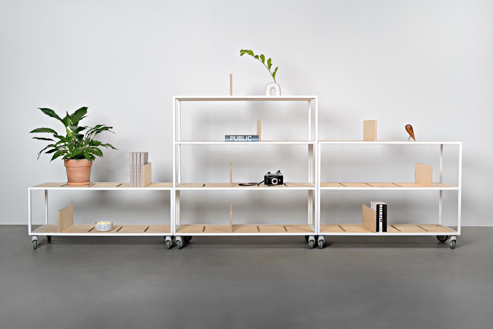 LOFT Decora: MOMI mobile shelf designed by Kolarz&Leśnodorska
