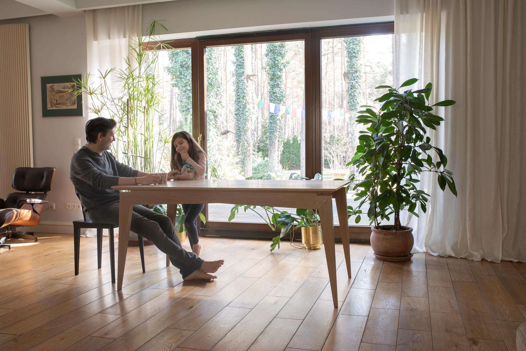 Wooden extendable table WIDEN x SWALLOW'S TAIL