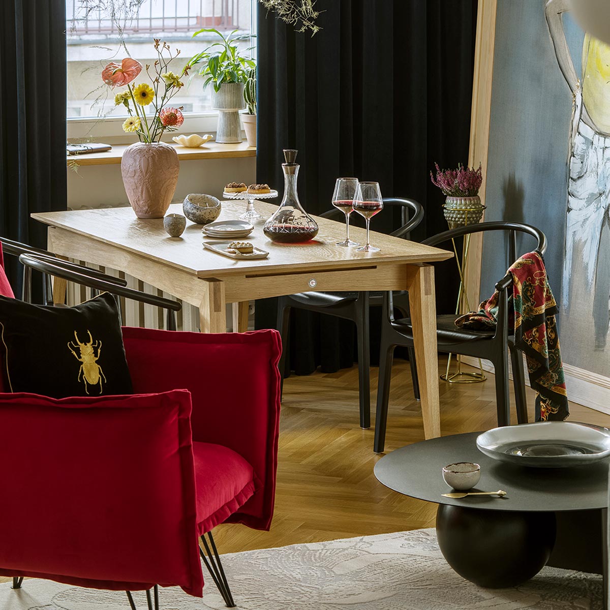Wooden extendable table WIDEN x SWALLOW'S TAIL