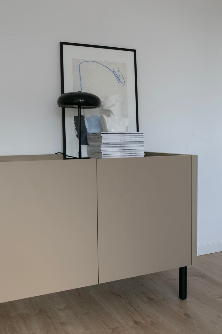 Loft Decora: low chest of drawers with kung doors