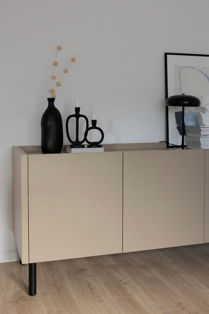 Loft Decora: low chest of drawers with kung doors