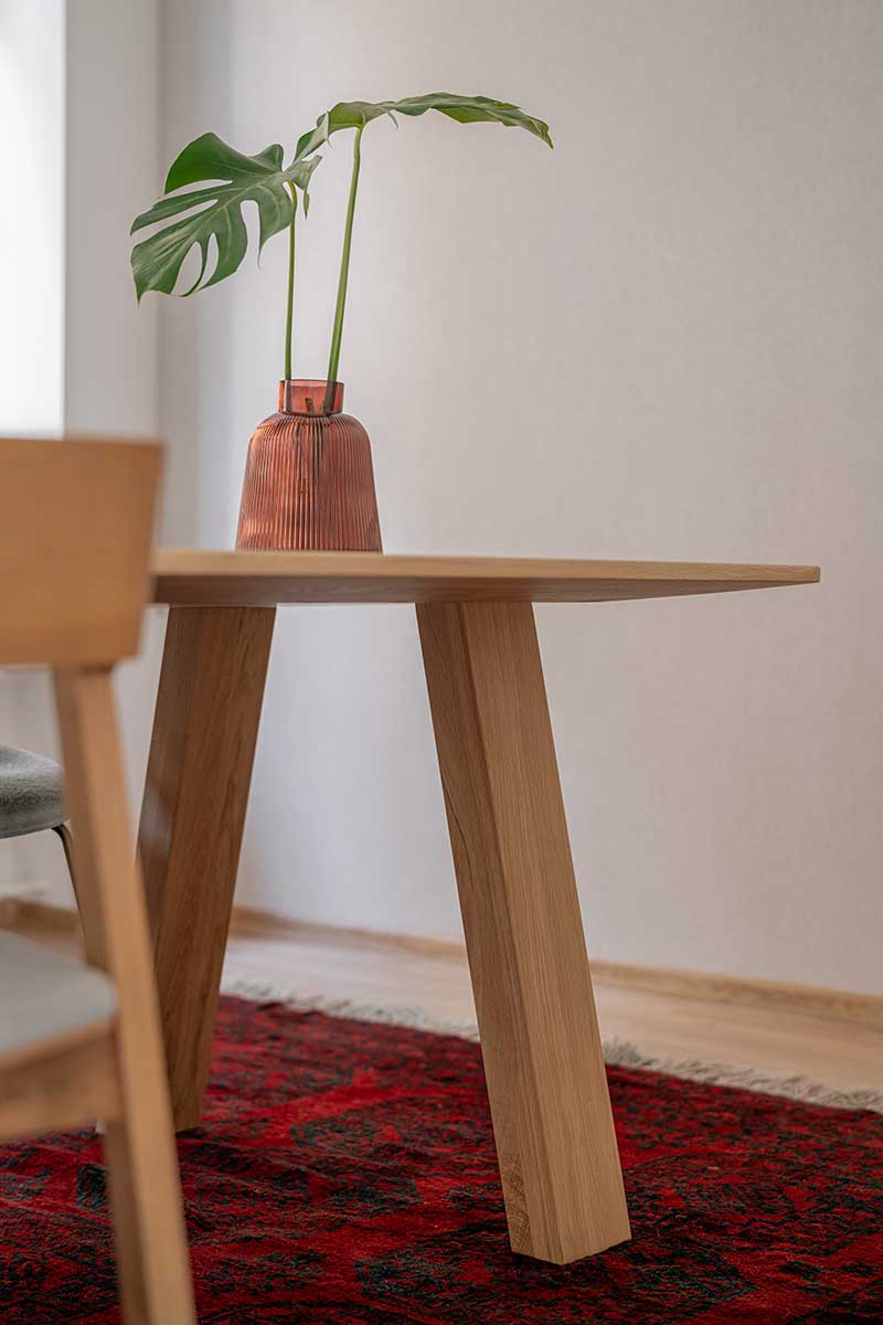 LOFT Decora: Stół skoV proj. Studio AKA