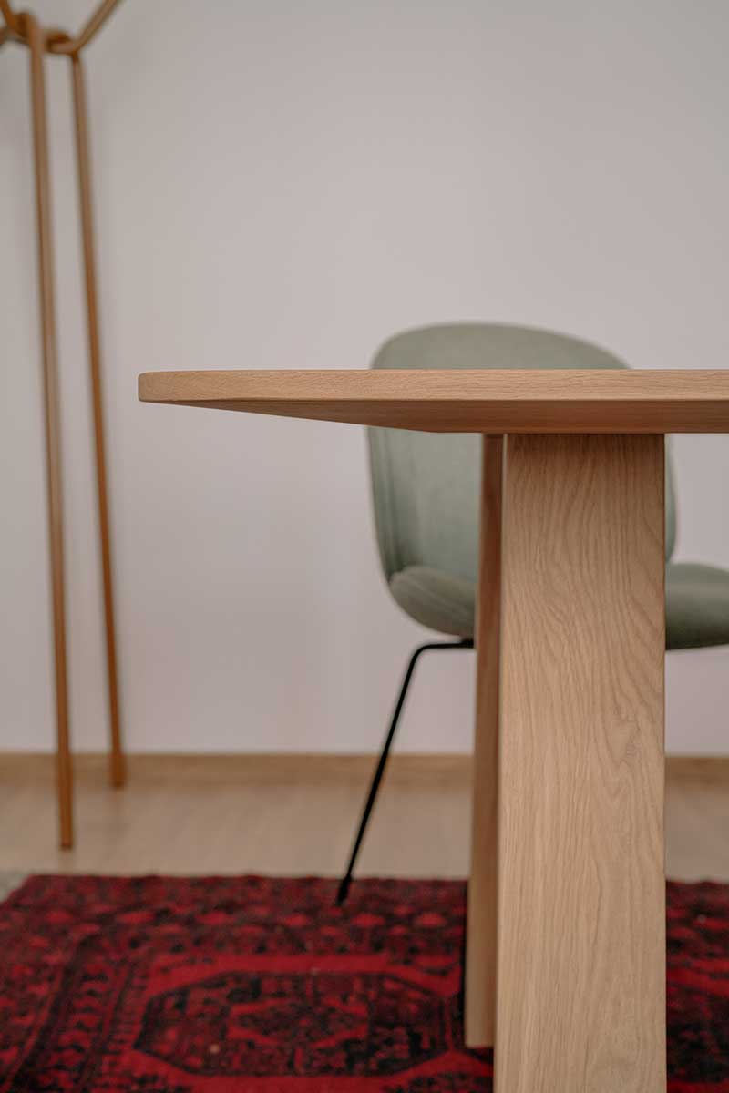 LOFT Decora: Stół skoV proj. Studio AKA