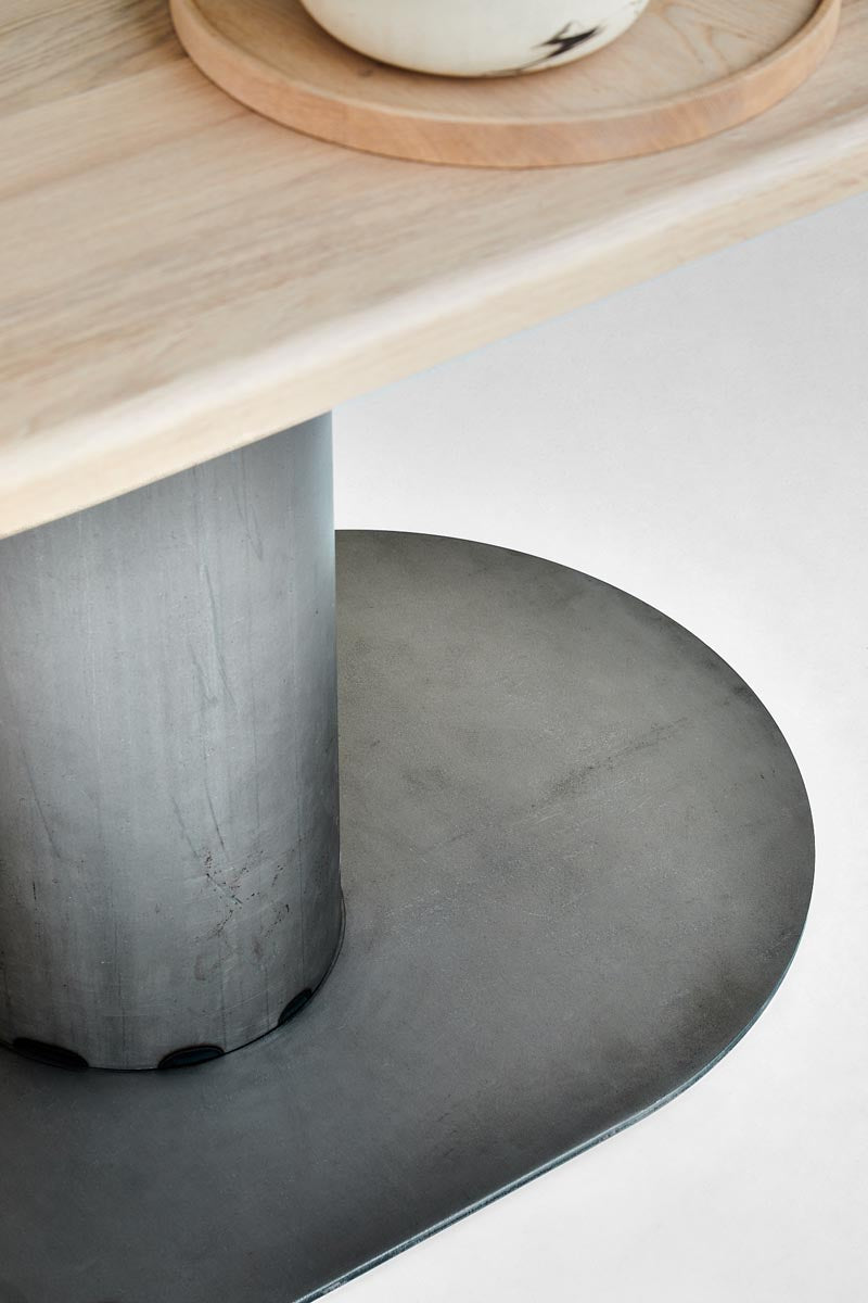 LOFT Decora: Stół owalny na cokole TOLI