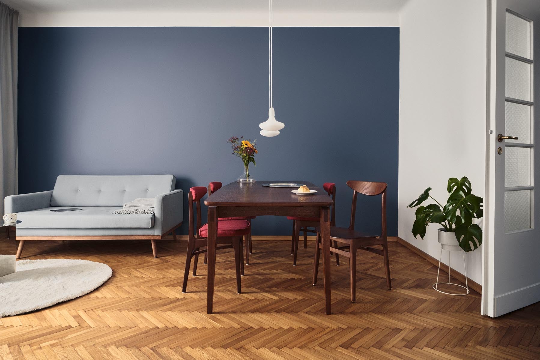 TAOZ x SWALLOW'S TAIL ausziehbarer Tisch aus Holz