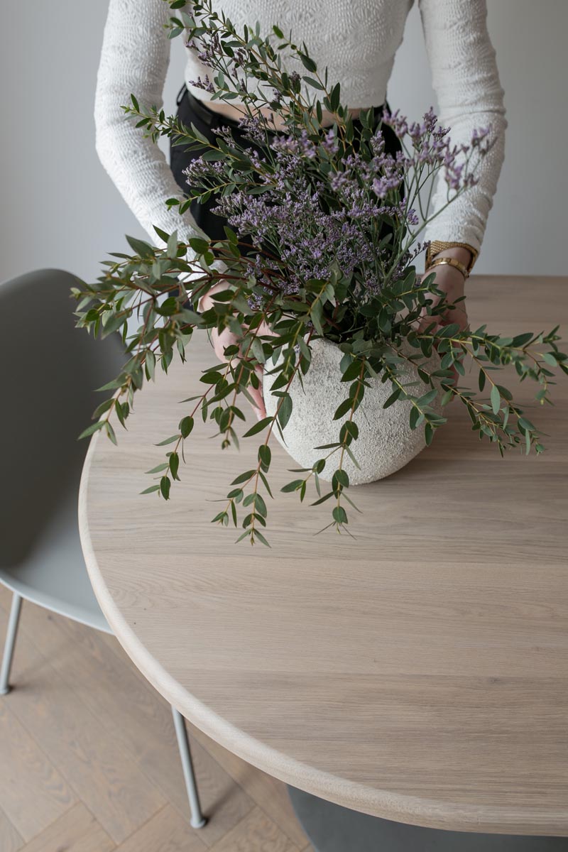 LOFT Decora: Stół owalny na cokole TOLI