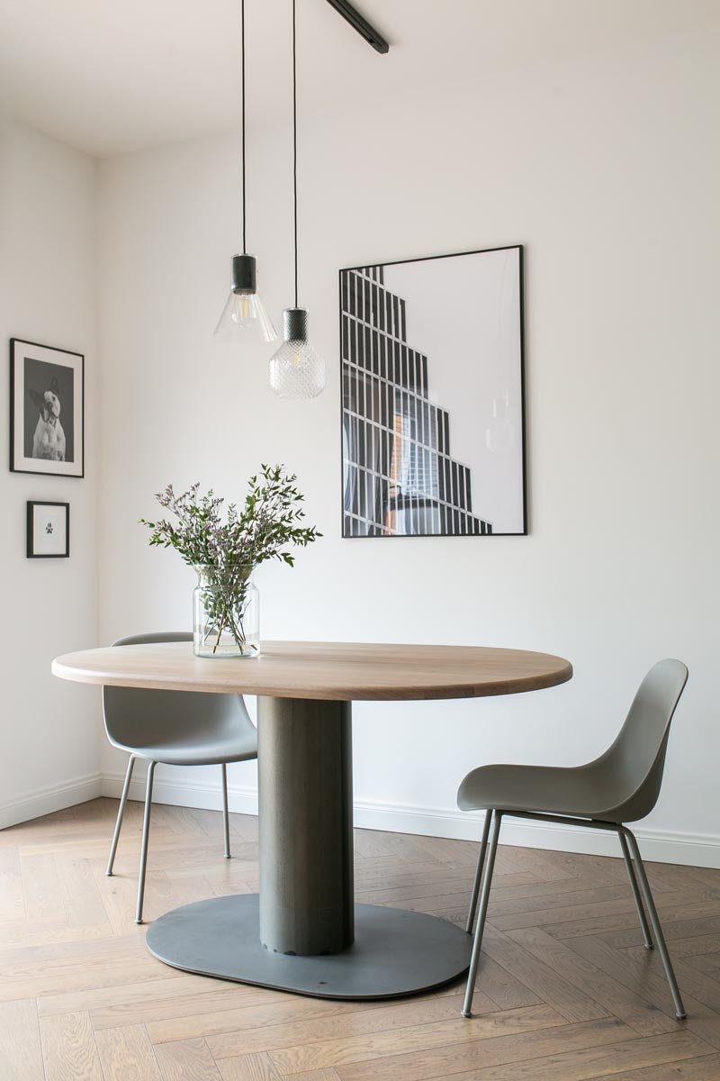 LOFT Decora: Stół owalny na cokole TOLI