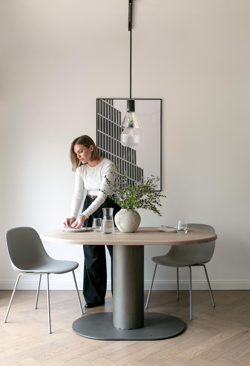 LOFT Decora: Stół owalny na cokole TOLI