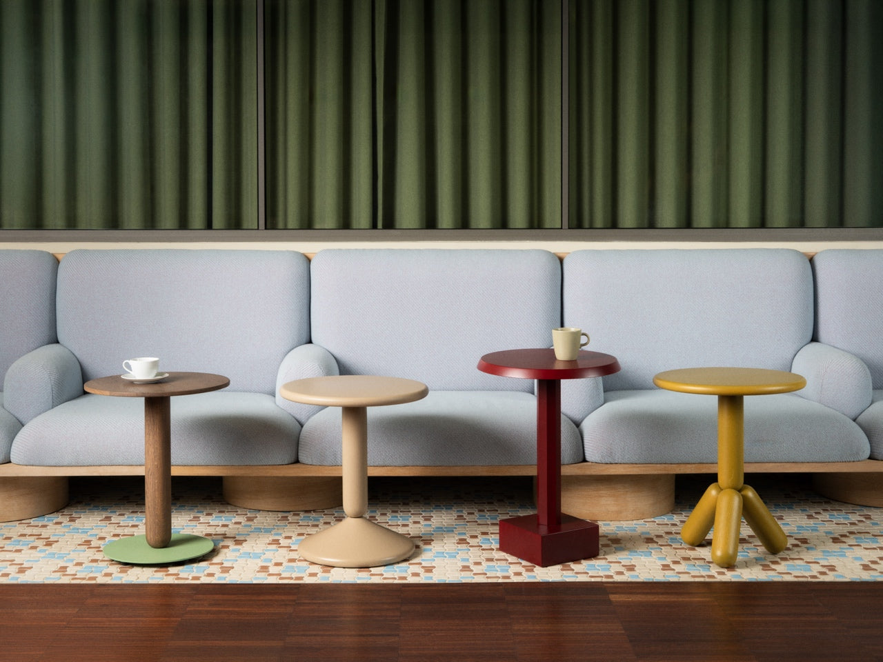 LOFT Decora: Stolik pomocniczy drewniany, toczony MATER proj. Pawlak&Stawarski