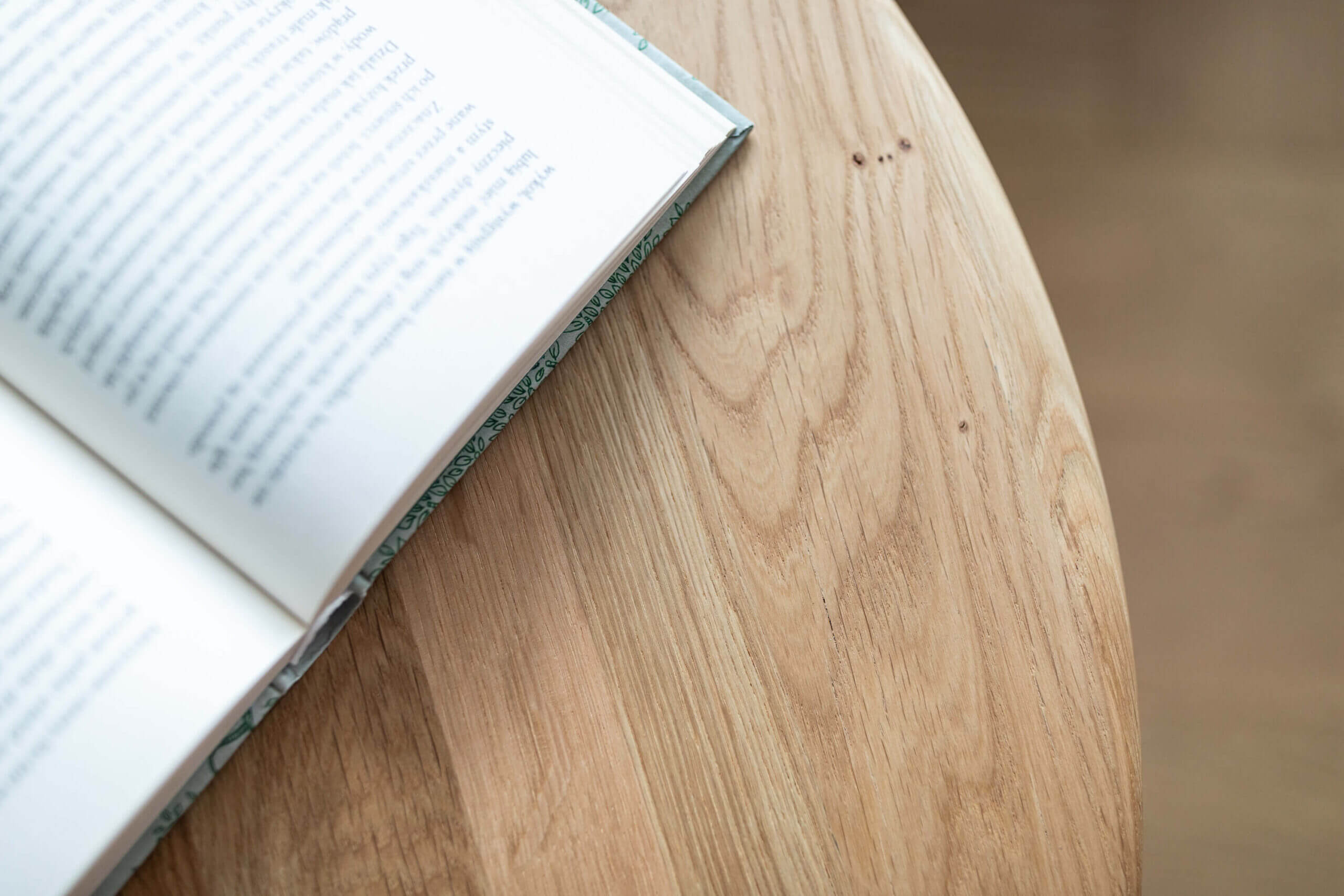 Skandynawski stolik kawowy