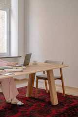 Stół skoV proj. Studio AKA